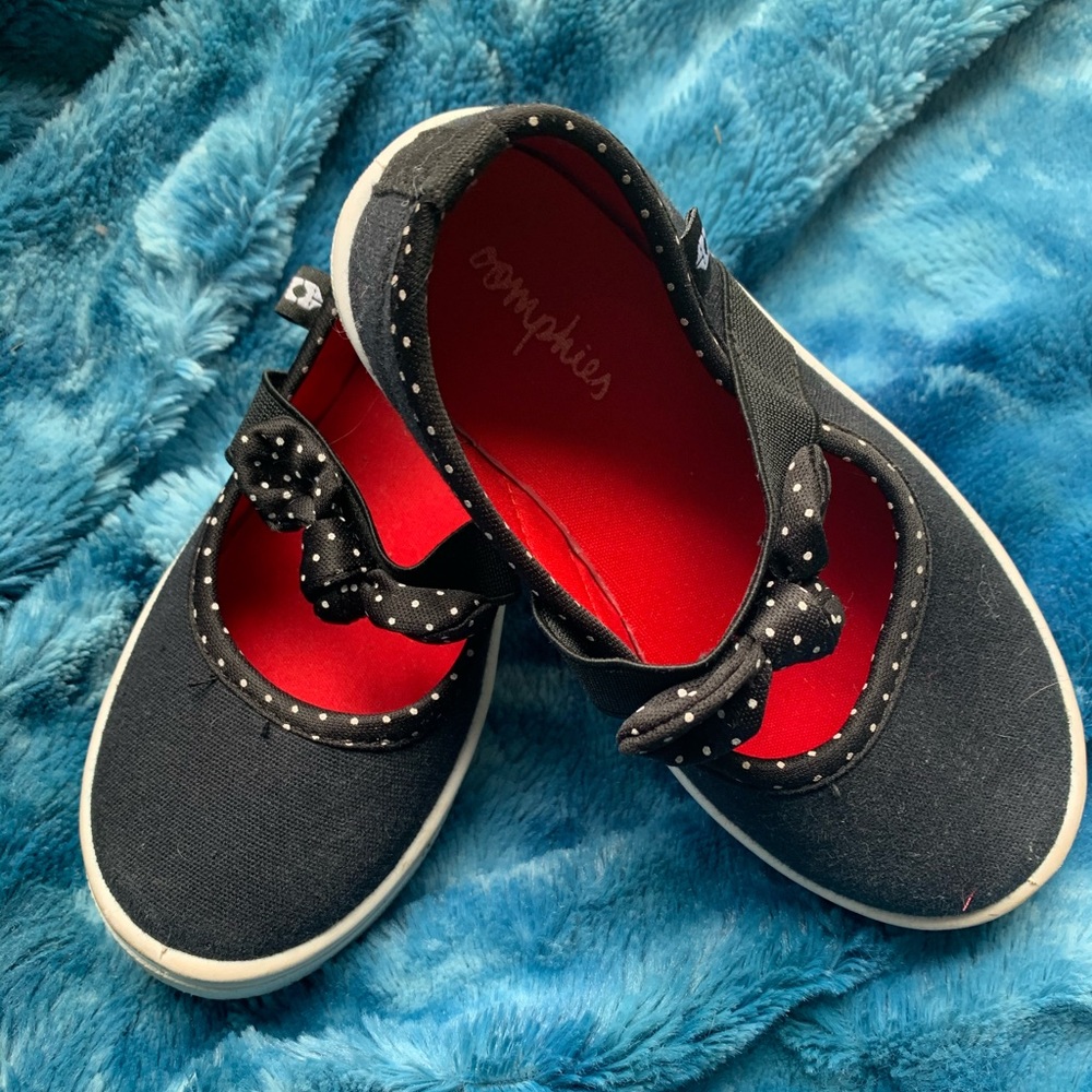 Toddler girl size 10 black Mary Jane slip ons